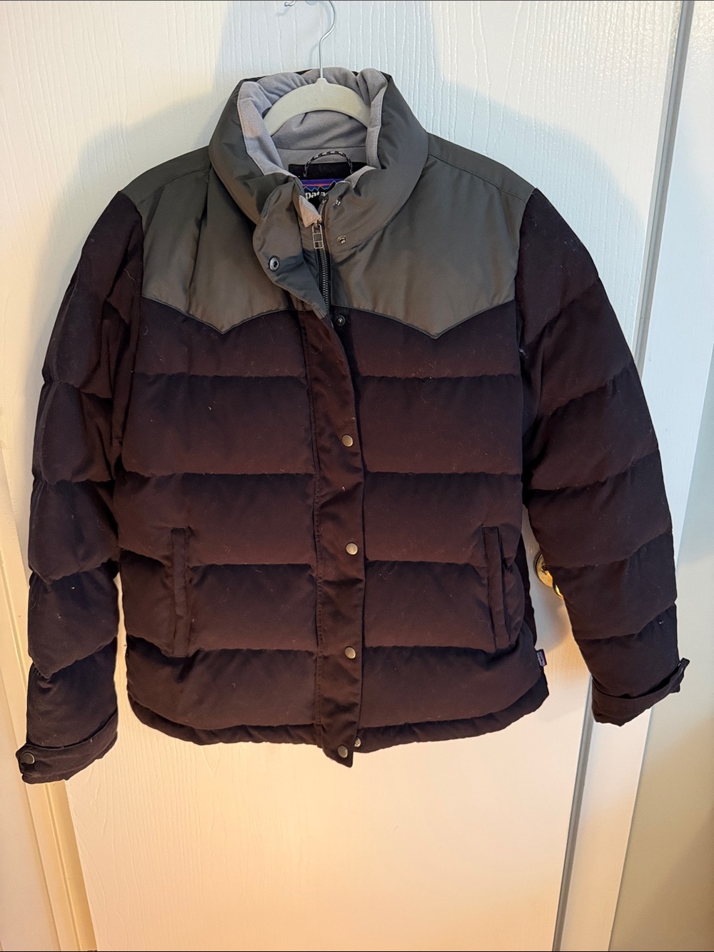 Women's Quilted Puffer Jacket in Black with Gray Yoke